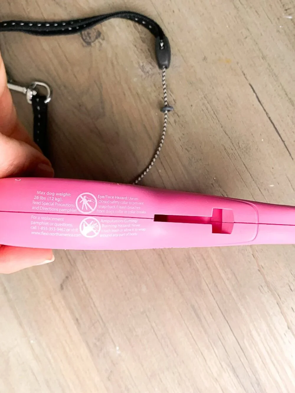 Pink Flexi Leash for Medium Size Dogs. Cord Lead.. 16 feet. Good Condition. - Picture 6 of 11